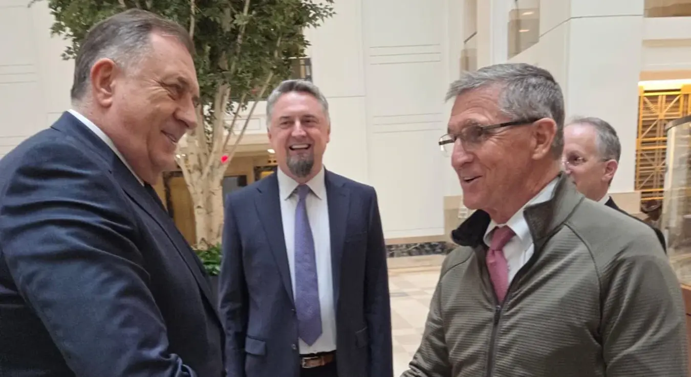 Додик са генералом Мајклом Флином