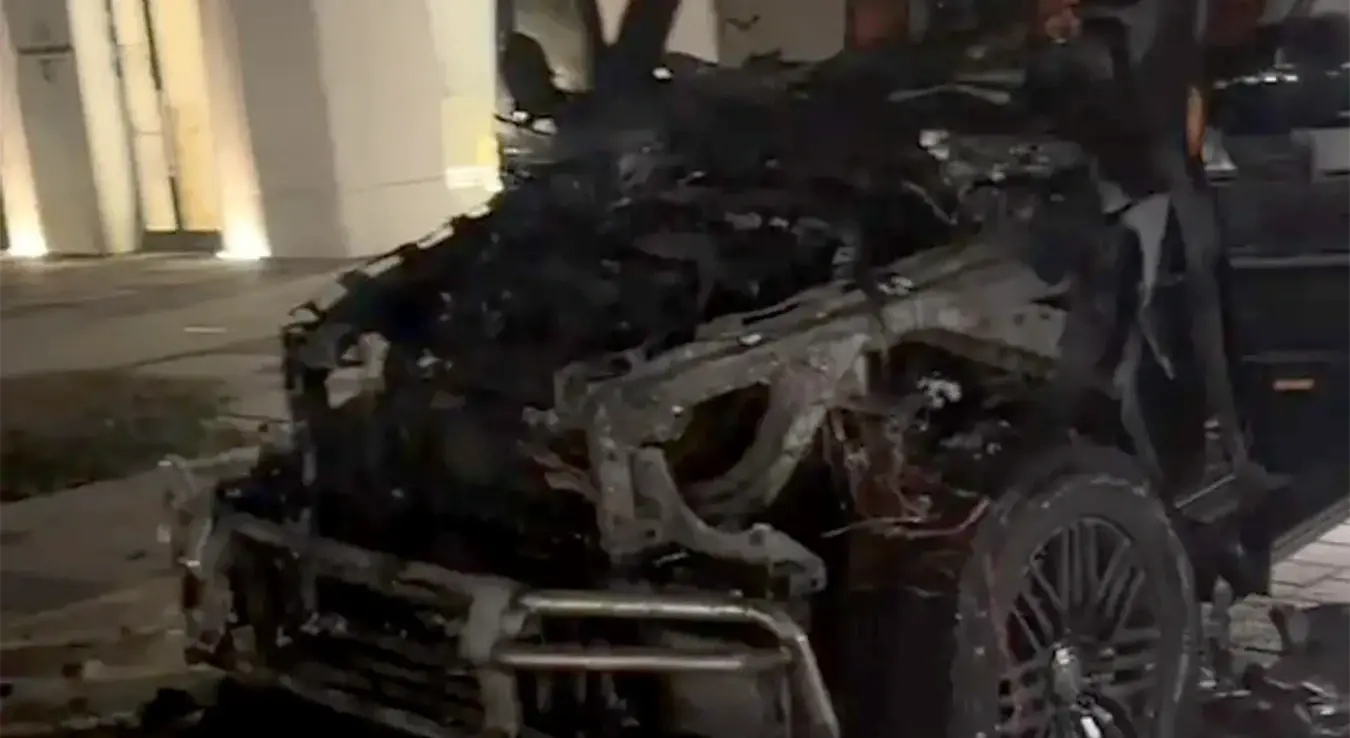 Изгорио ауто Баке Прасета