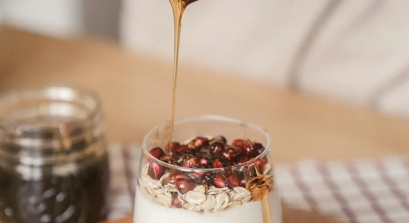 Јогурт и мед