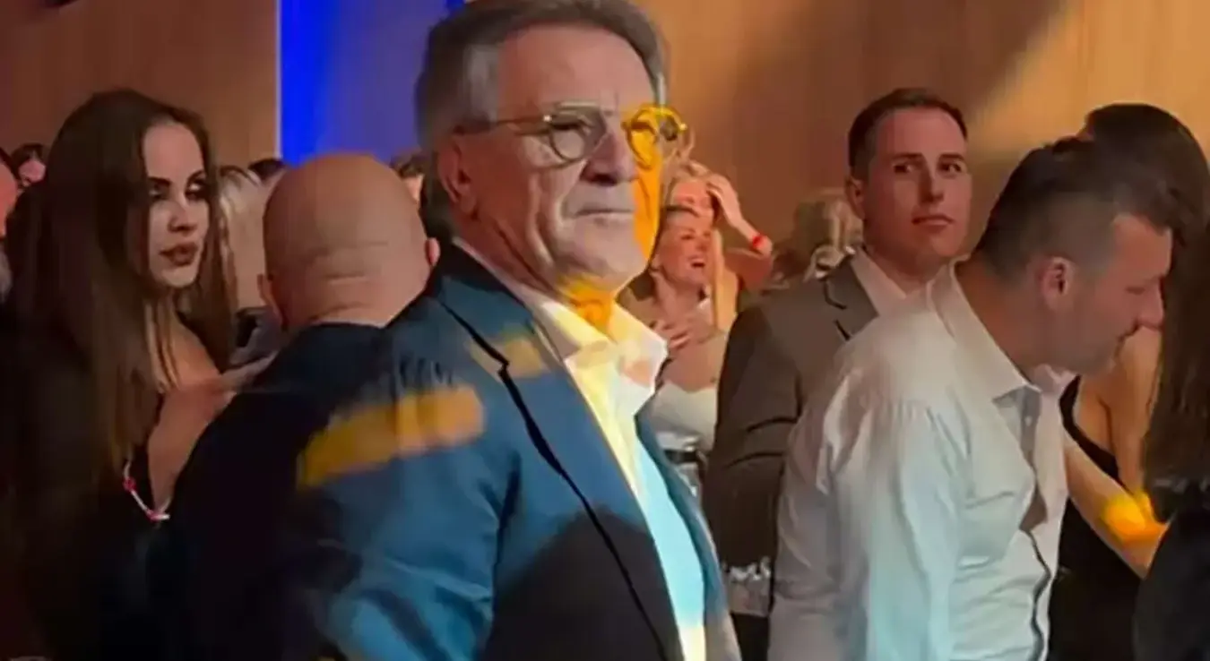 Мамић пољубио руку Цеци, па му она овако узвратила