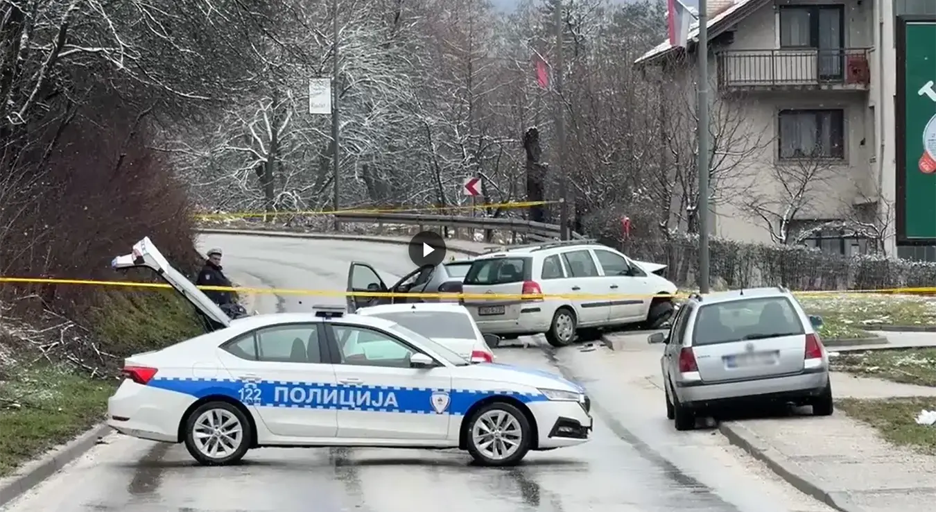 Тежак удес, саобраћај обустављен, има повријеђених