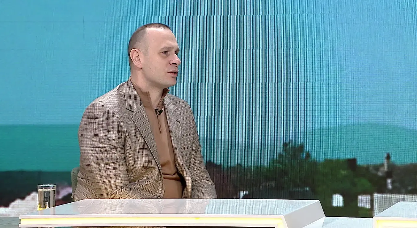 Никола Шобот