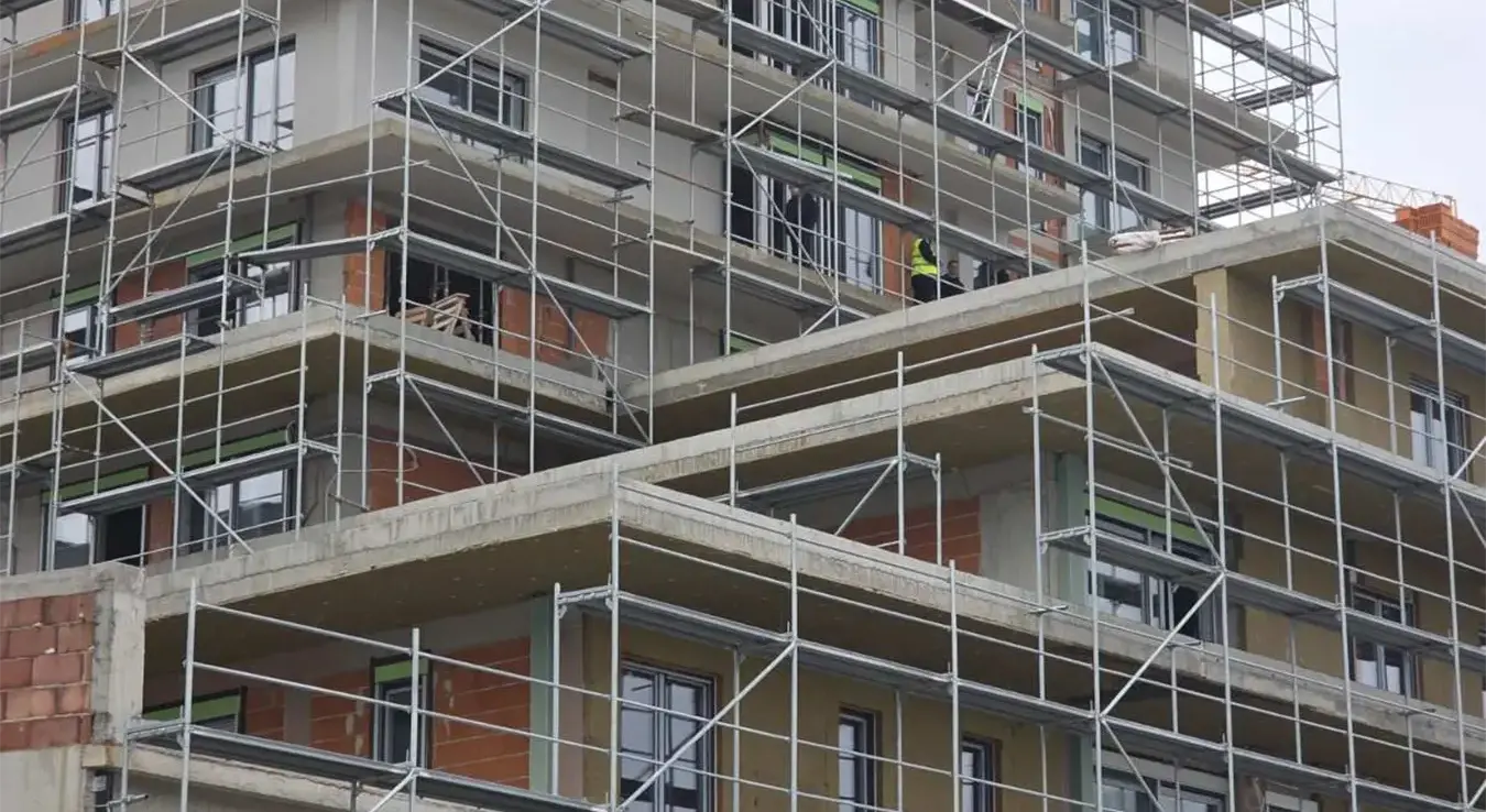 Зграда са које је пао радник и погинуо у Бањалуци