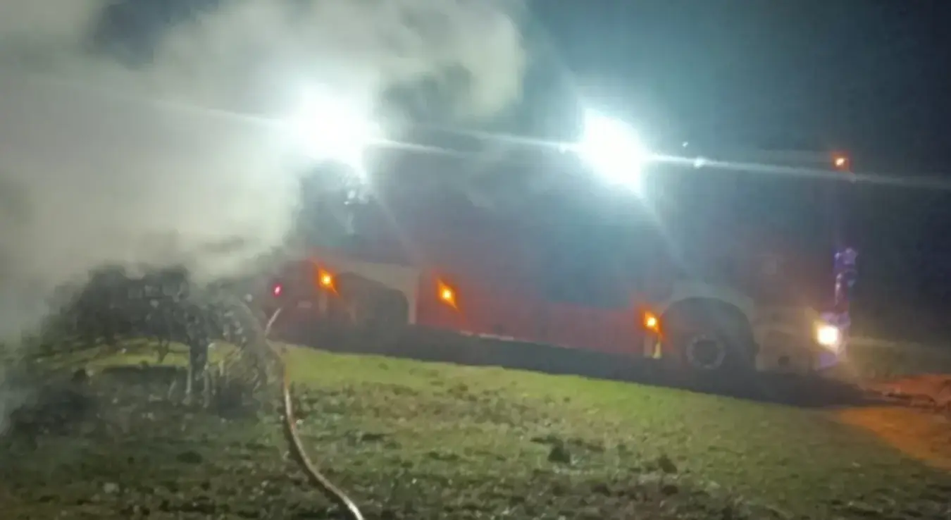 Пожар прогутао шталу и хиљаде бала сијена на Зупцима