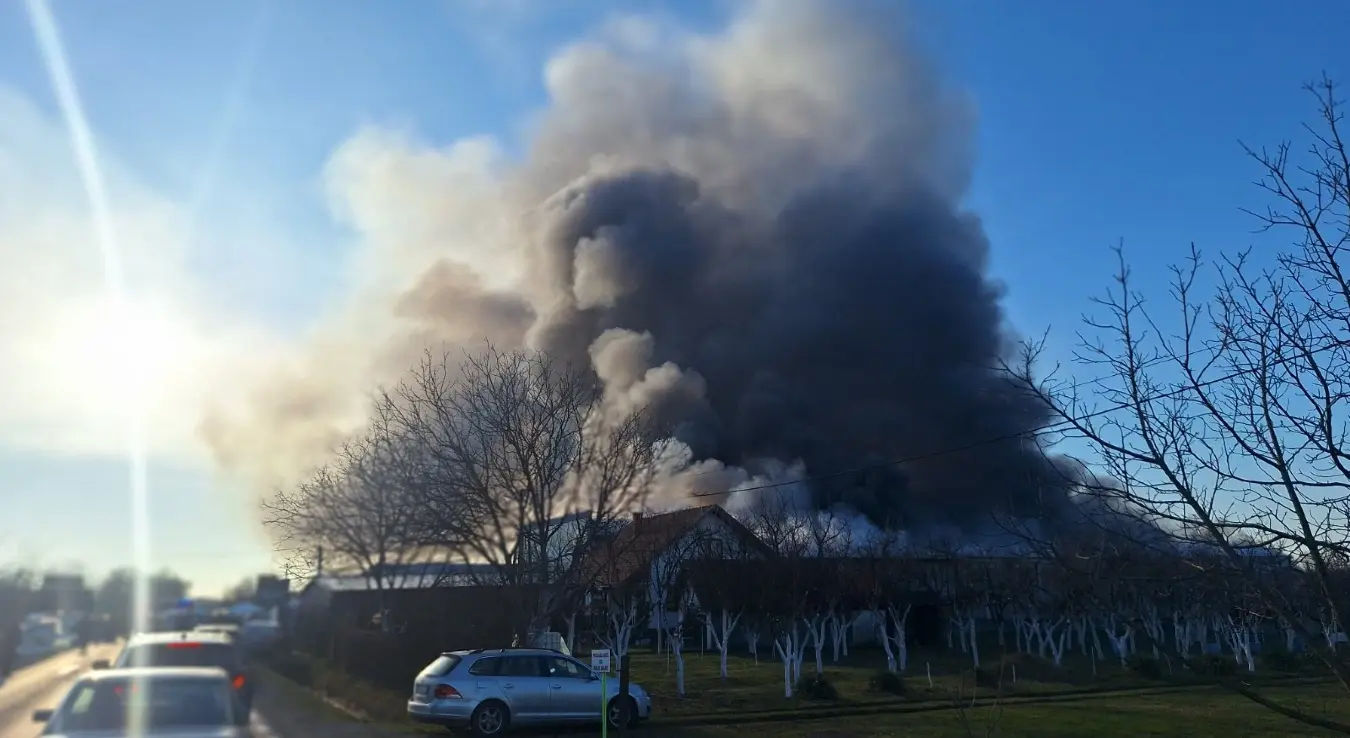 Пожар у фабрици у Брчком