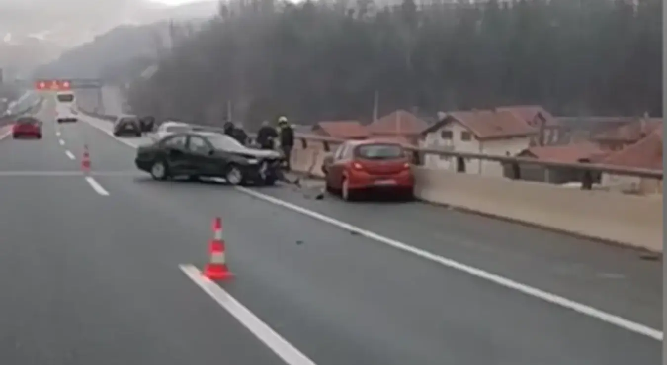 Саобраћајна несрећа на ауто-путу код Какња