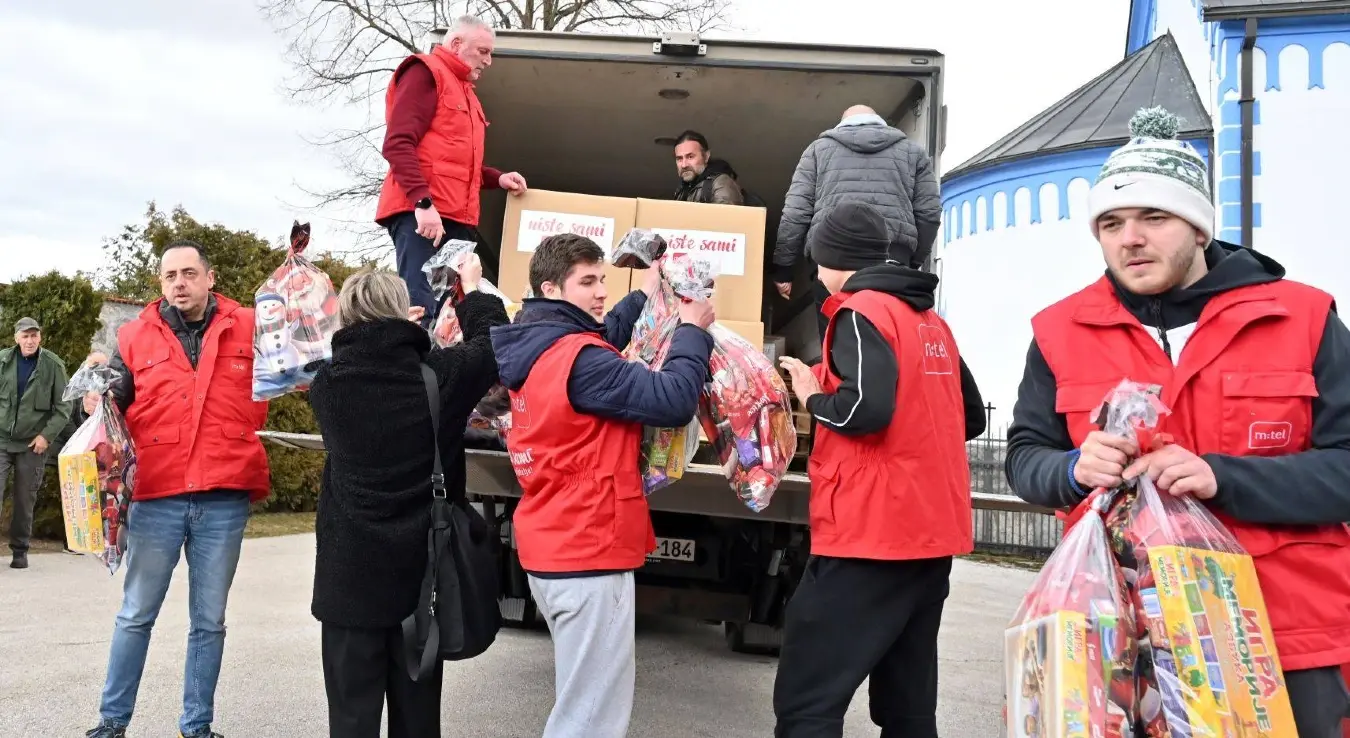 Помоћ за повратнике стигла и у Дрвар и Босански Петровац