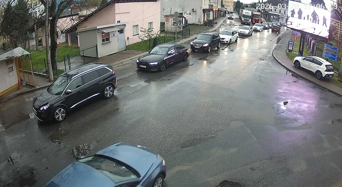 Дуга чекања на граничном прелазу Градишка