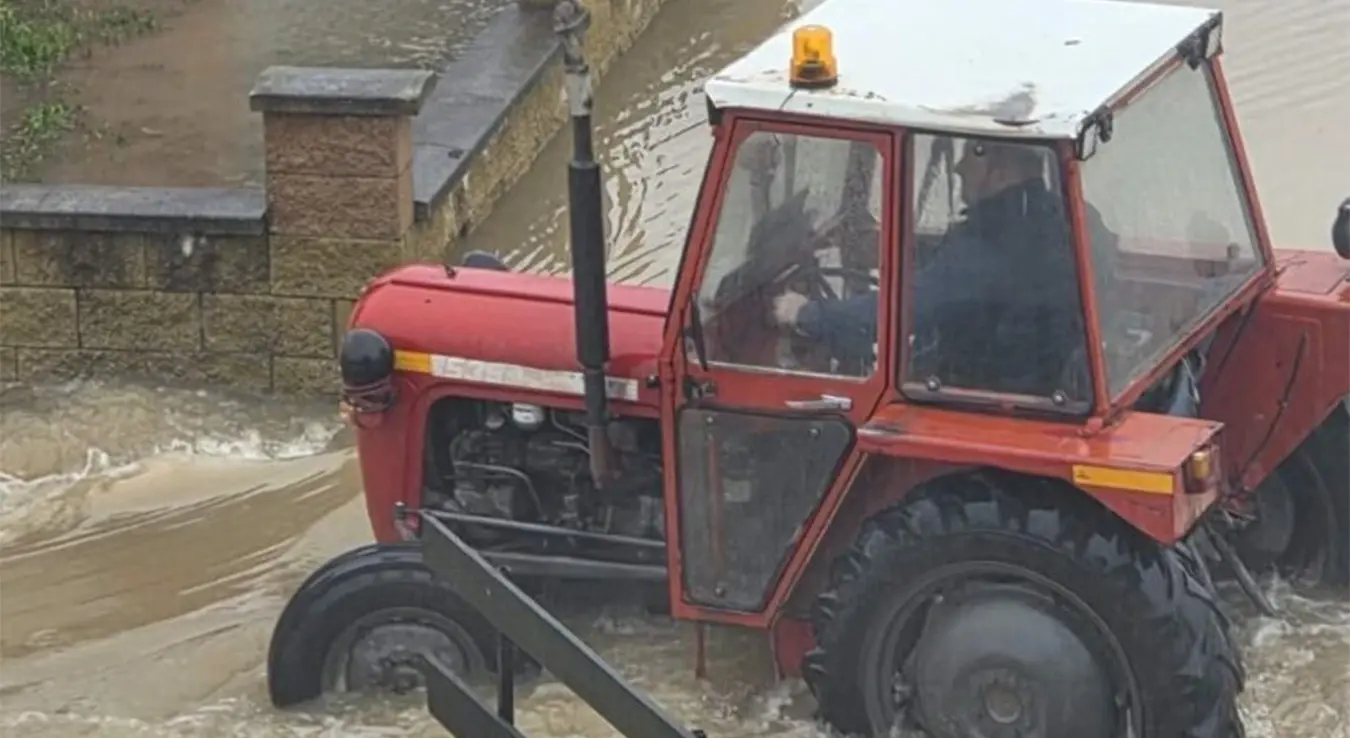 Бањалучки бенд Пинк Пантер трактором стигао на свирку