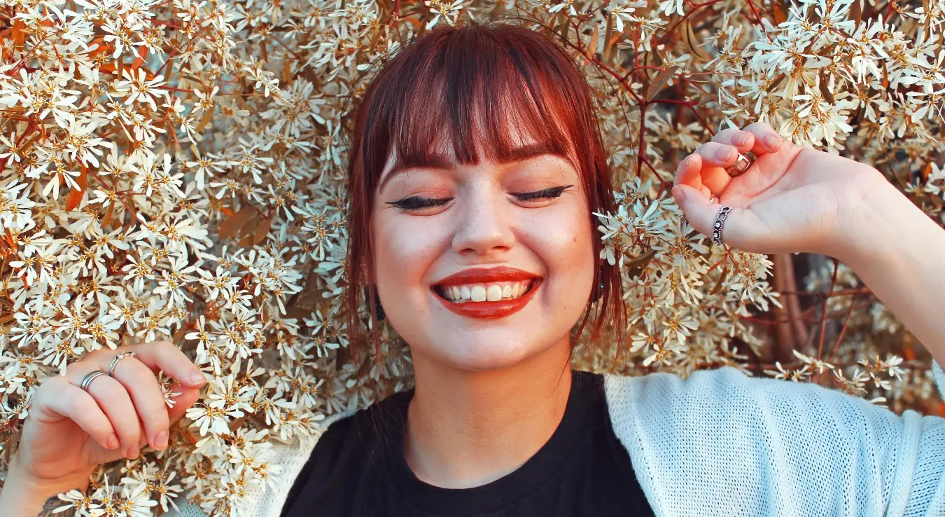 Илустрација: срећна жена