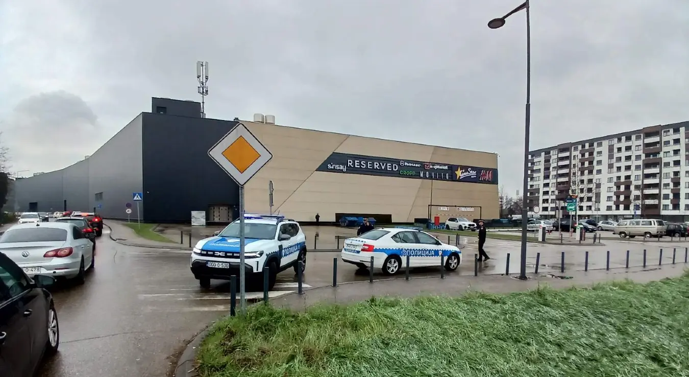 Евакуисан тржни центар Делта, огласила се полиција