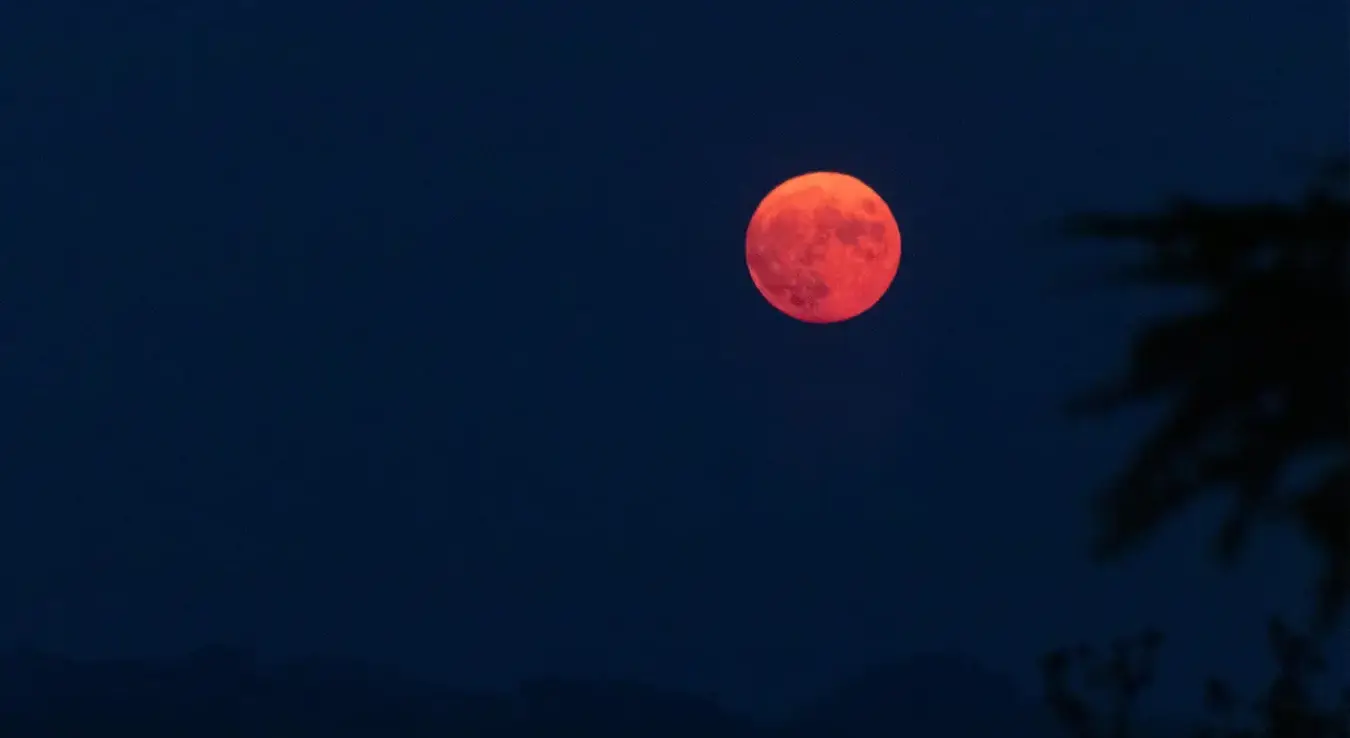 илу-крвави мјесец-пун мјесец