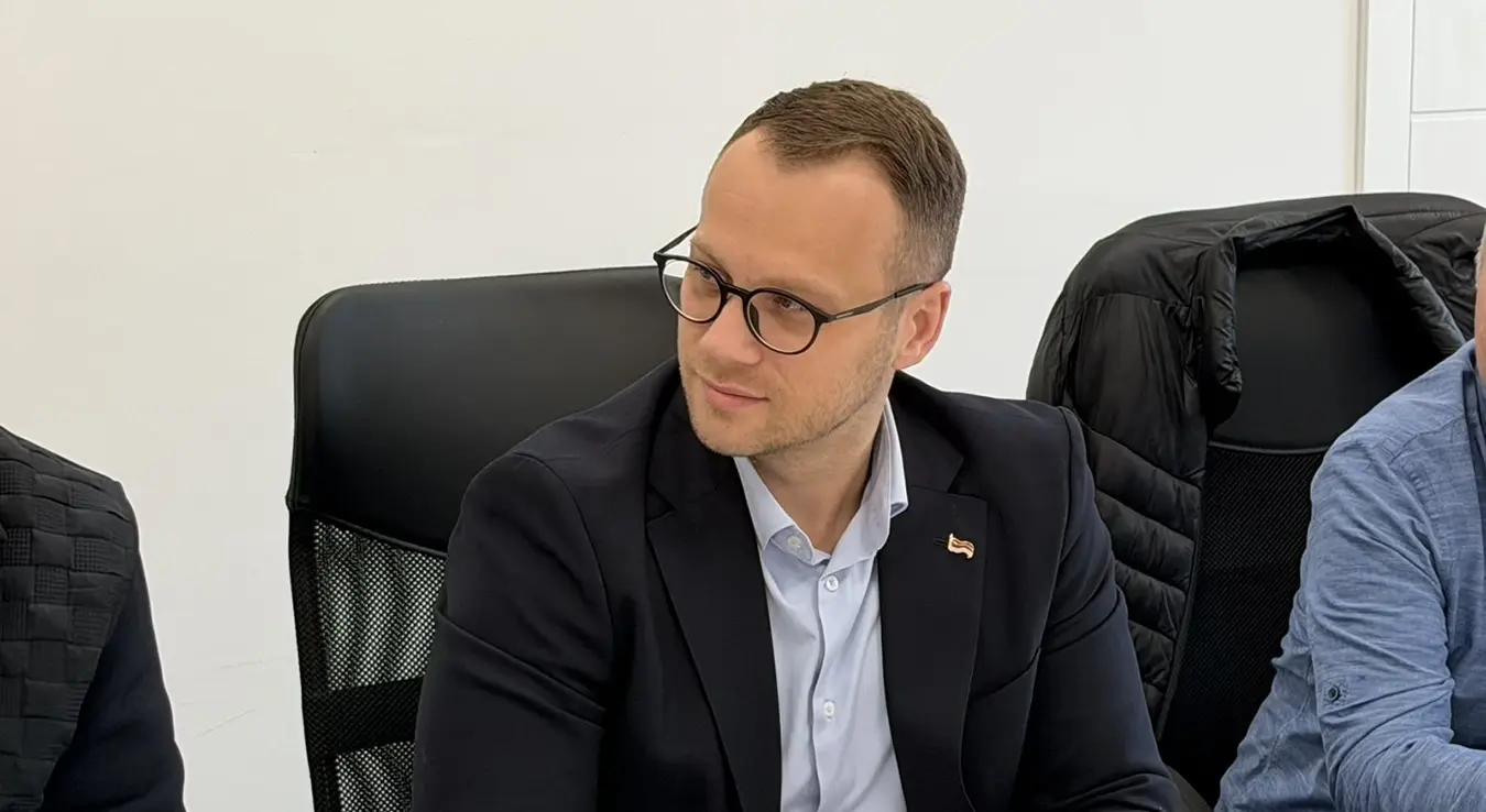 Бојан Савић