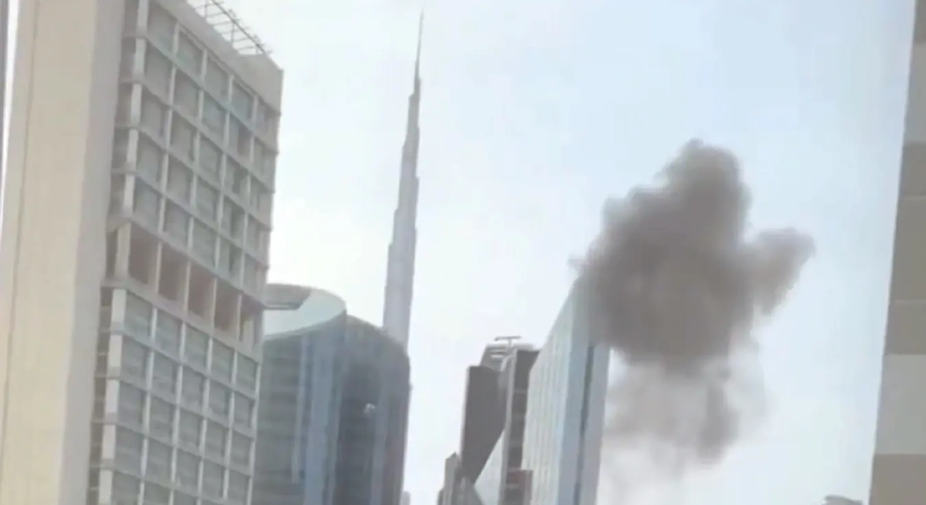 Експлозије у Дубаију, црни дим прекрио дио града