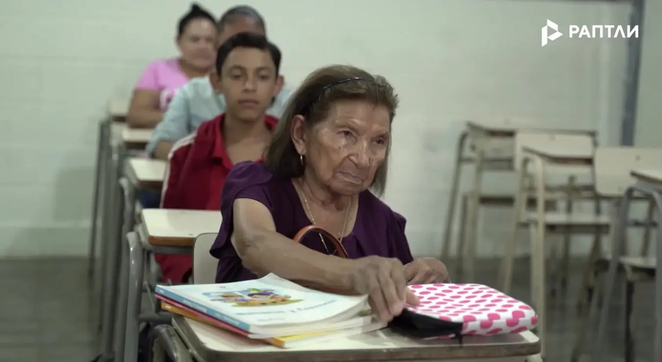 Мајка (91) и кћерка (71) први пут у школским клупама: Неописива срећа