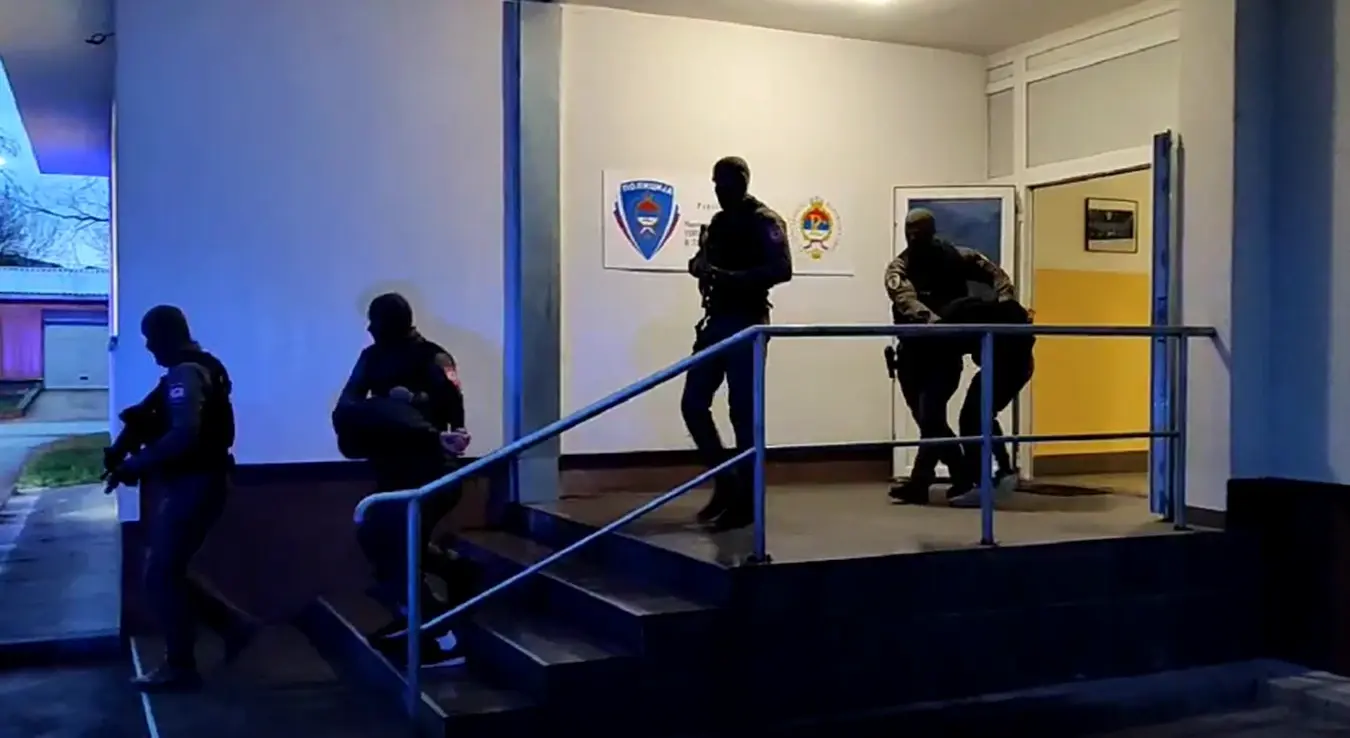 Ухапшени Немања Миљковић и његов суграђанин Б.К. спроведени у Тужилаштво