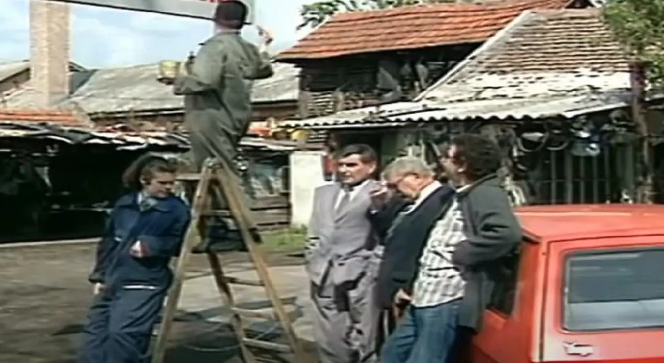 Умро Чарли из "Породичног блага"