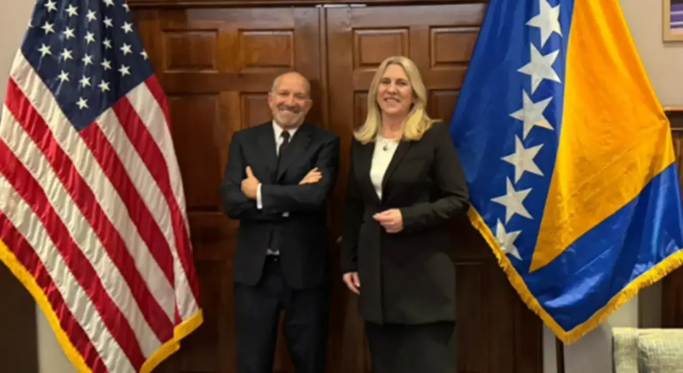 Цвијановић са Трамповим секретаром за економију