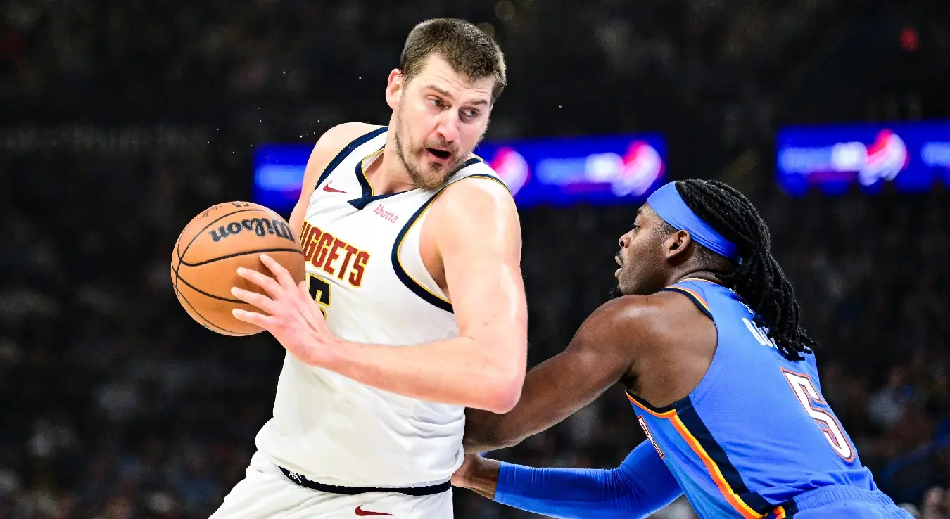 Јокићу подметнуо ногу, па га ударио лактом: Срамота је шта ради овај НБА играч