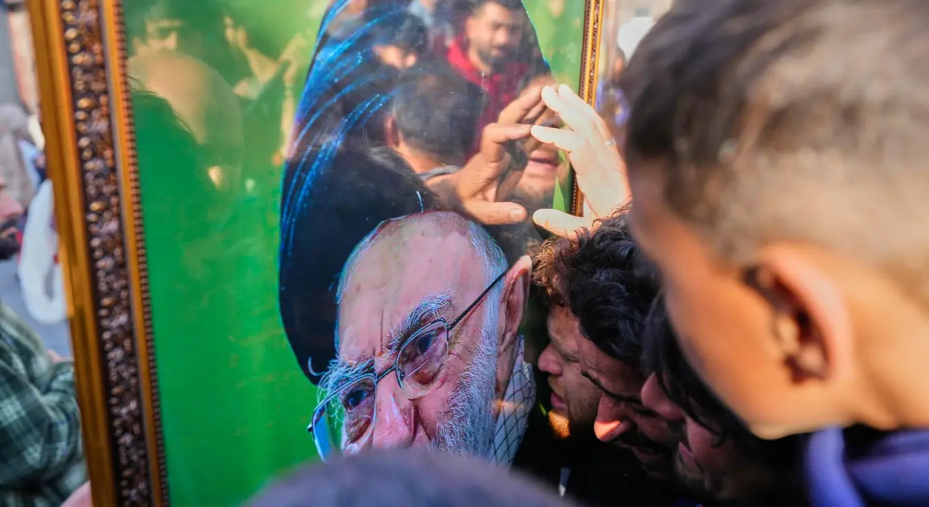 Иран потврдио: Убијен Ајатолах Али Хамнеи!