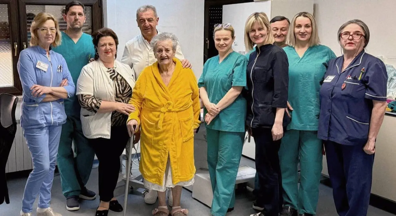 Код пацијенткиње уклоњен тумор тежак 36 килограма ФОТО