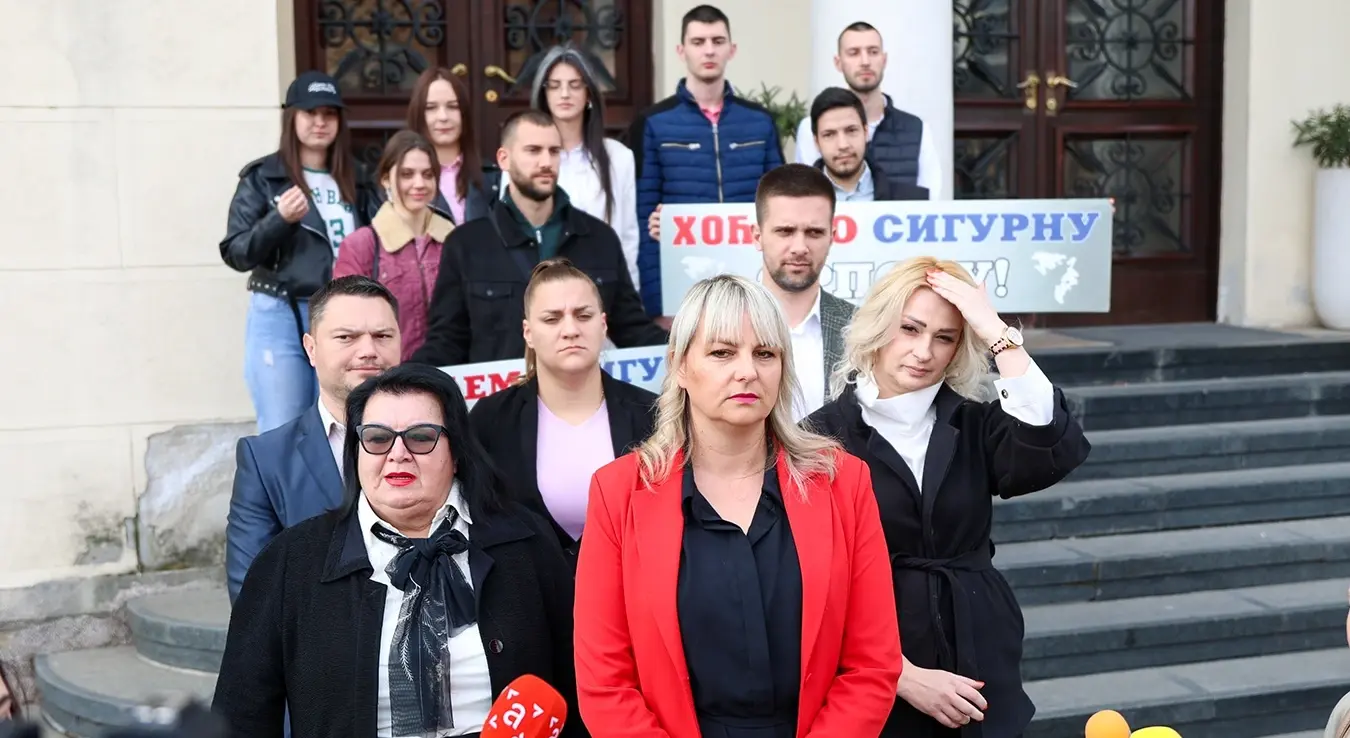 "Здрава и способна нација": Ко жели цивилни рок у Бањалуци?