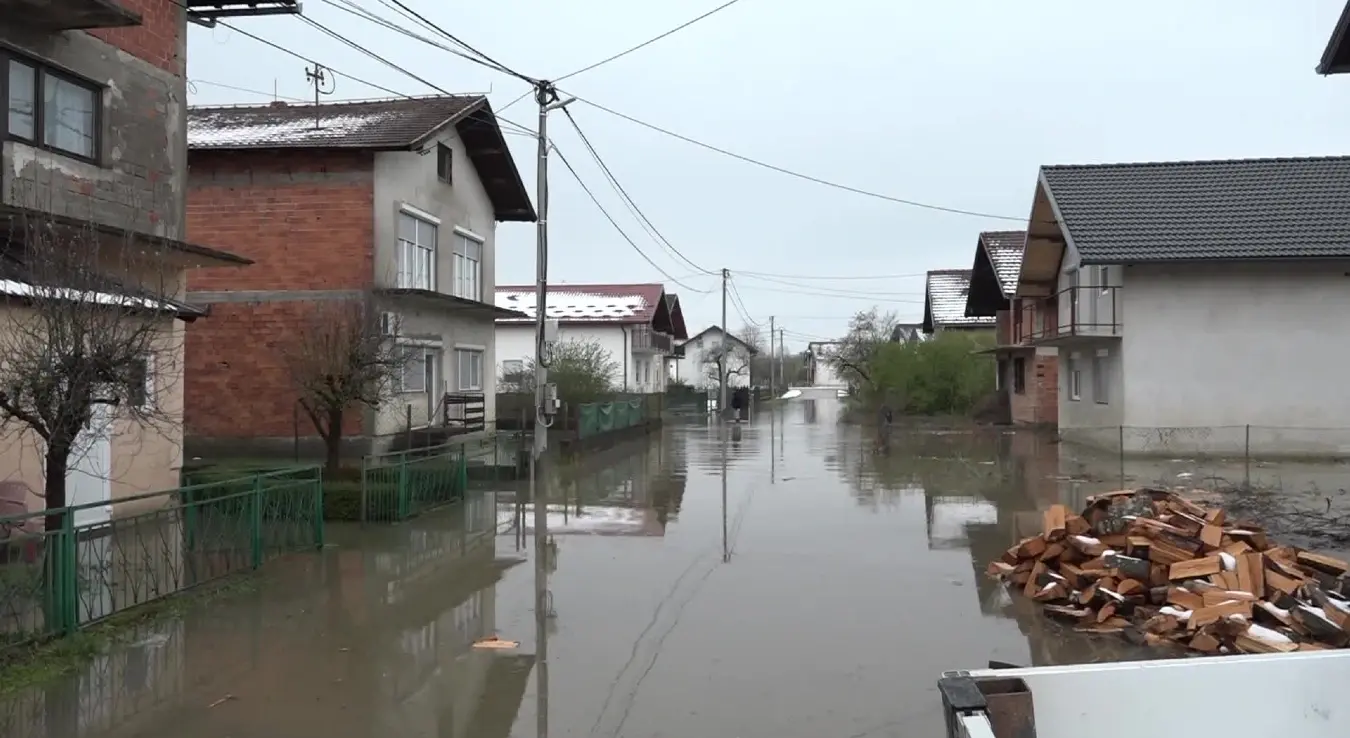 Главни ријечни токови под контролом, бујичне воде направиле проблем у Приједору