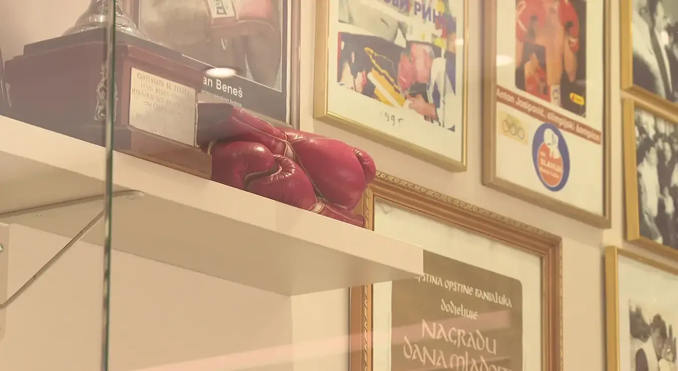 Рукавице за бокс, музеј спорта у Бањалуци.