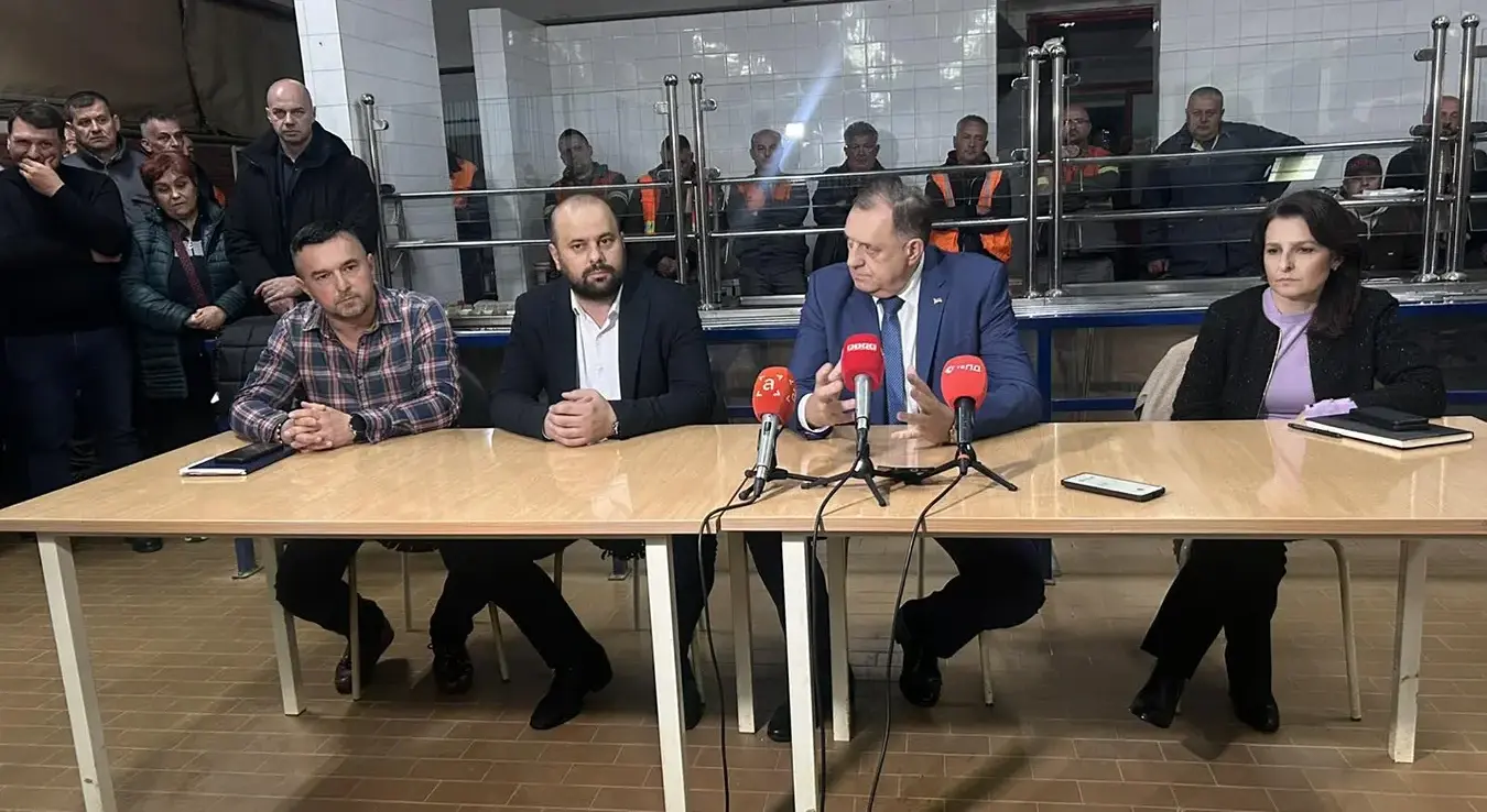 Додик на састанку с радницима Нове Љубије