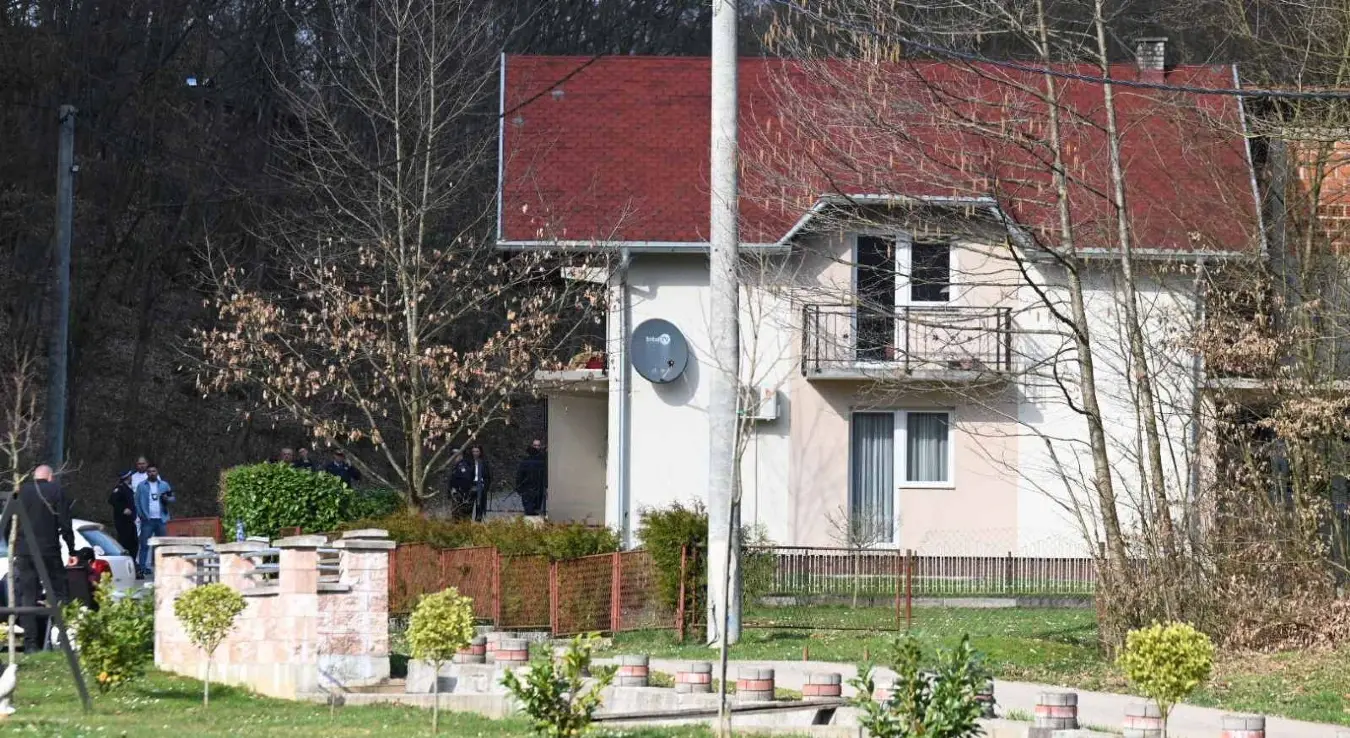 Ужас у Лакташима: У ауту нађена тијела оца и сина!