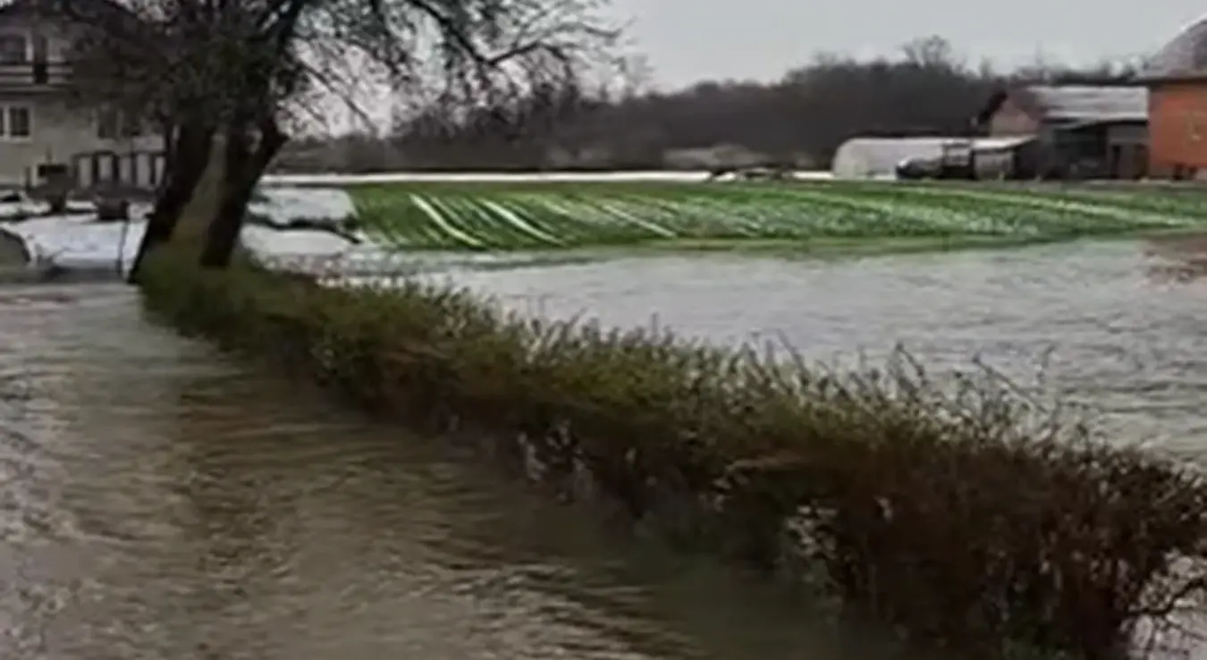Поплаве у Приједору, заплављене стотине објеката