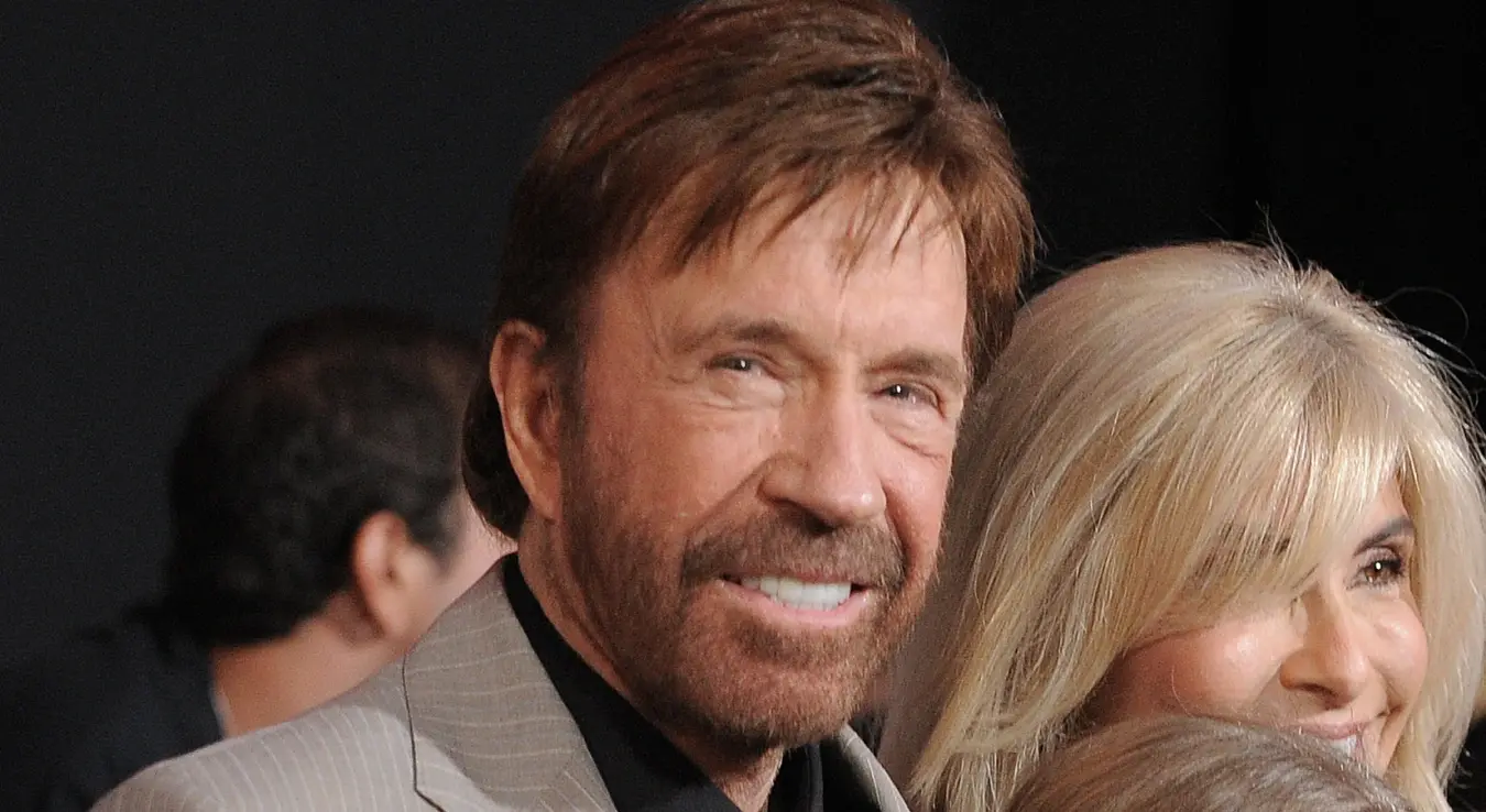 Умро Чак Норис