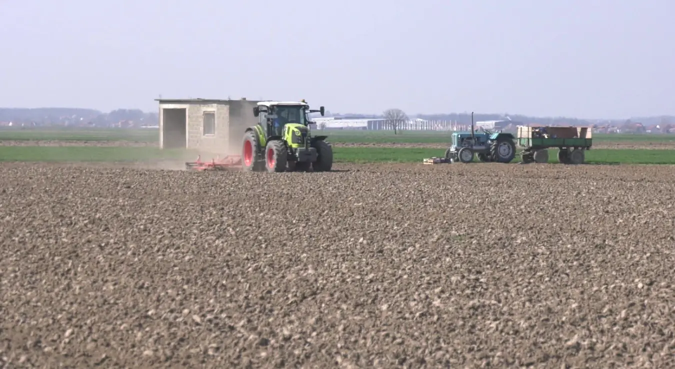 Повољни временски услови: Сјетва кренула раније него обично