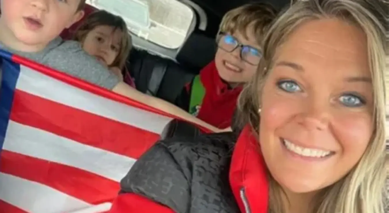 Џеси Пирс са дјецом