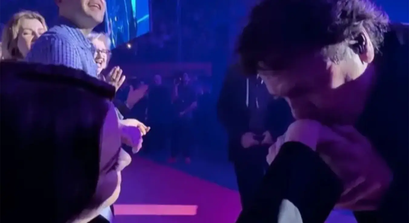 Здравко Чолић пољубио руку Милици Павловић