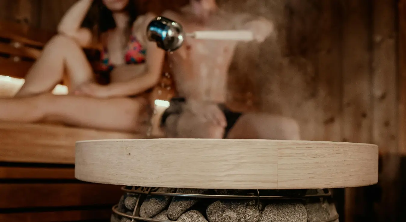 Тајни знак у саунама значи само једно: Откривене "оргије" на форумима