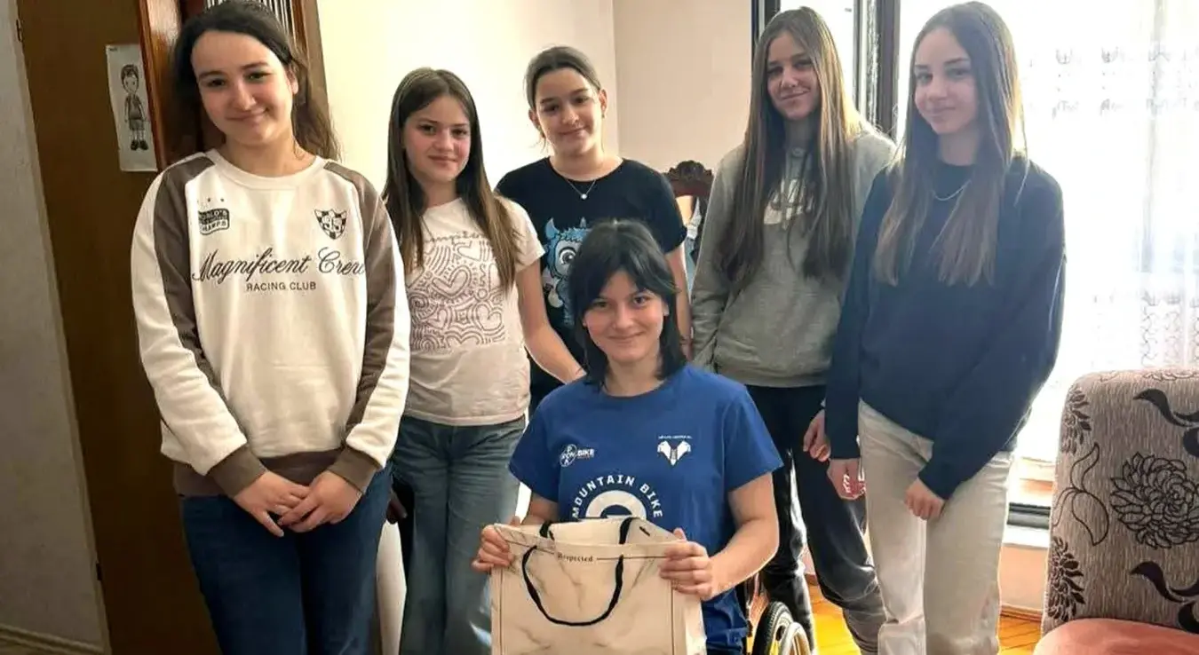 Ученици скупили помоћ за Ивану Ђурашиновић