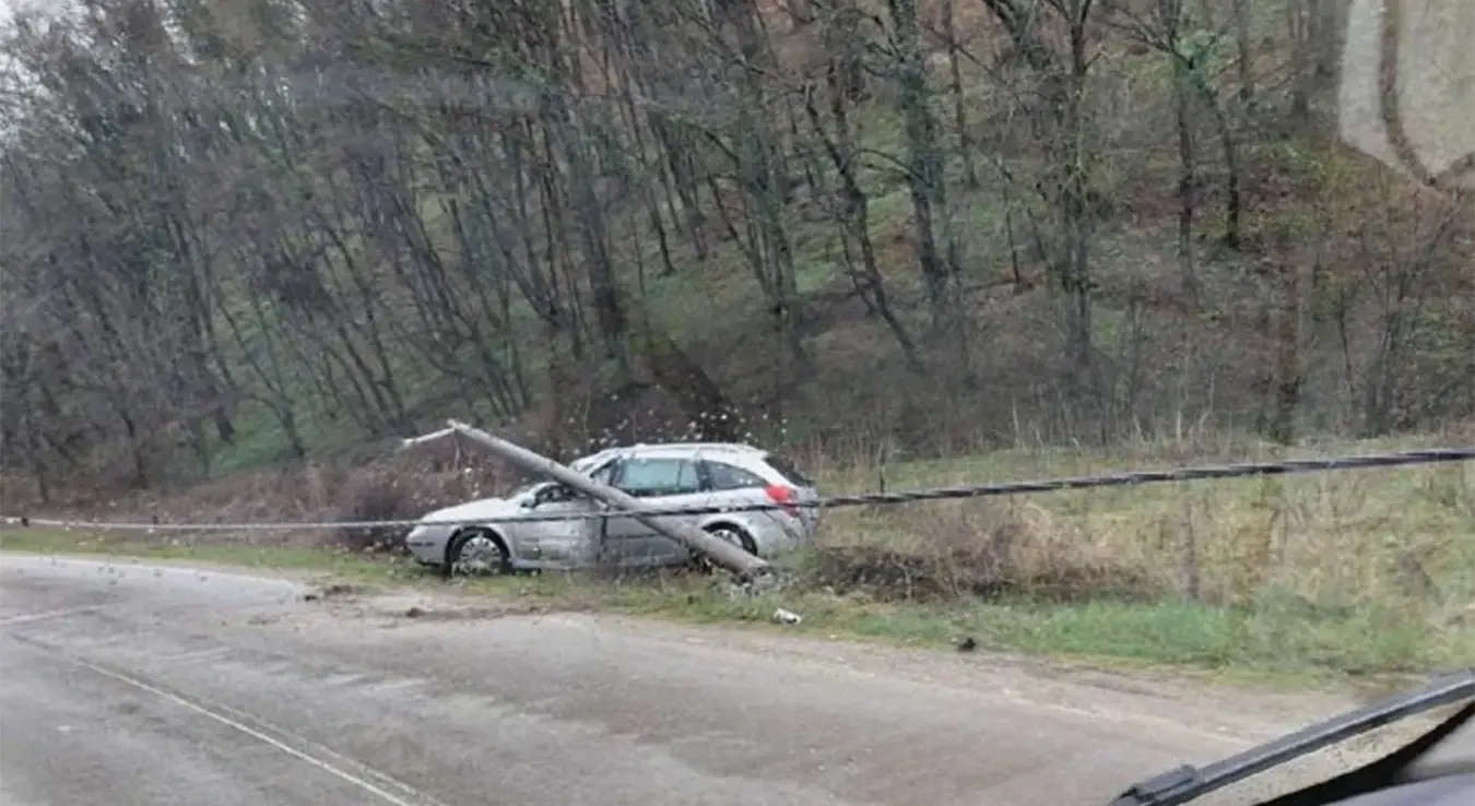 Бандера пала на ауто