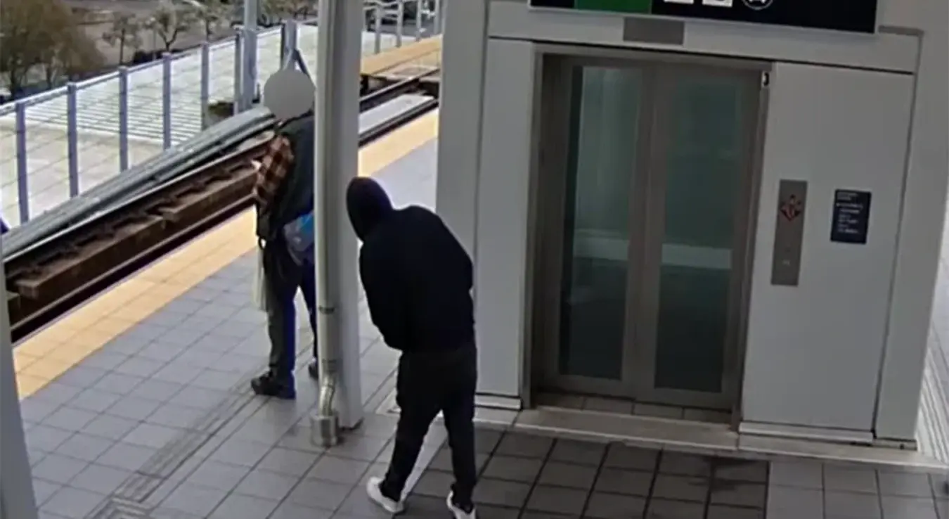 Покушао гурнути човјека под воз