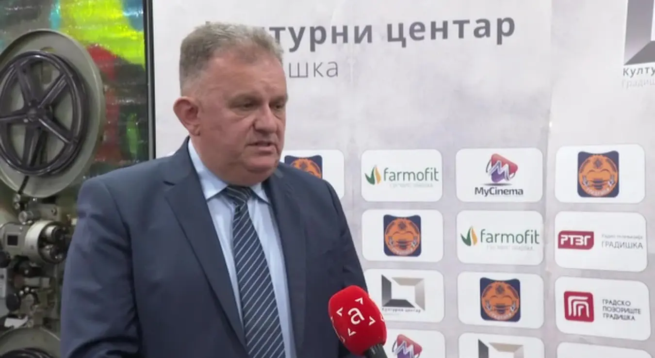 градоначелник Градишке Зоран Аџић у културном центру Градишка