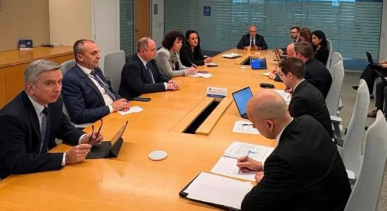 Делегација Министарства финансија Републике Српске учествовала је на прољећном засједању Међународног монетарног фонда и Свјетске банке, као и Инвестиционом форуму "Small Talks", одржаним у Вашингтону.