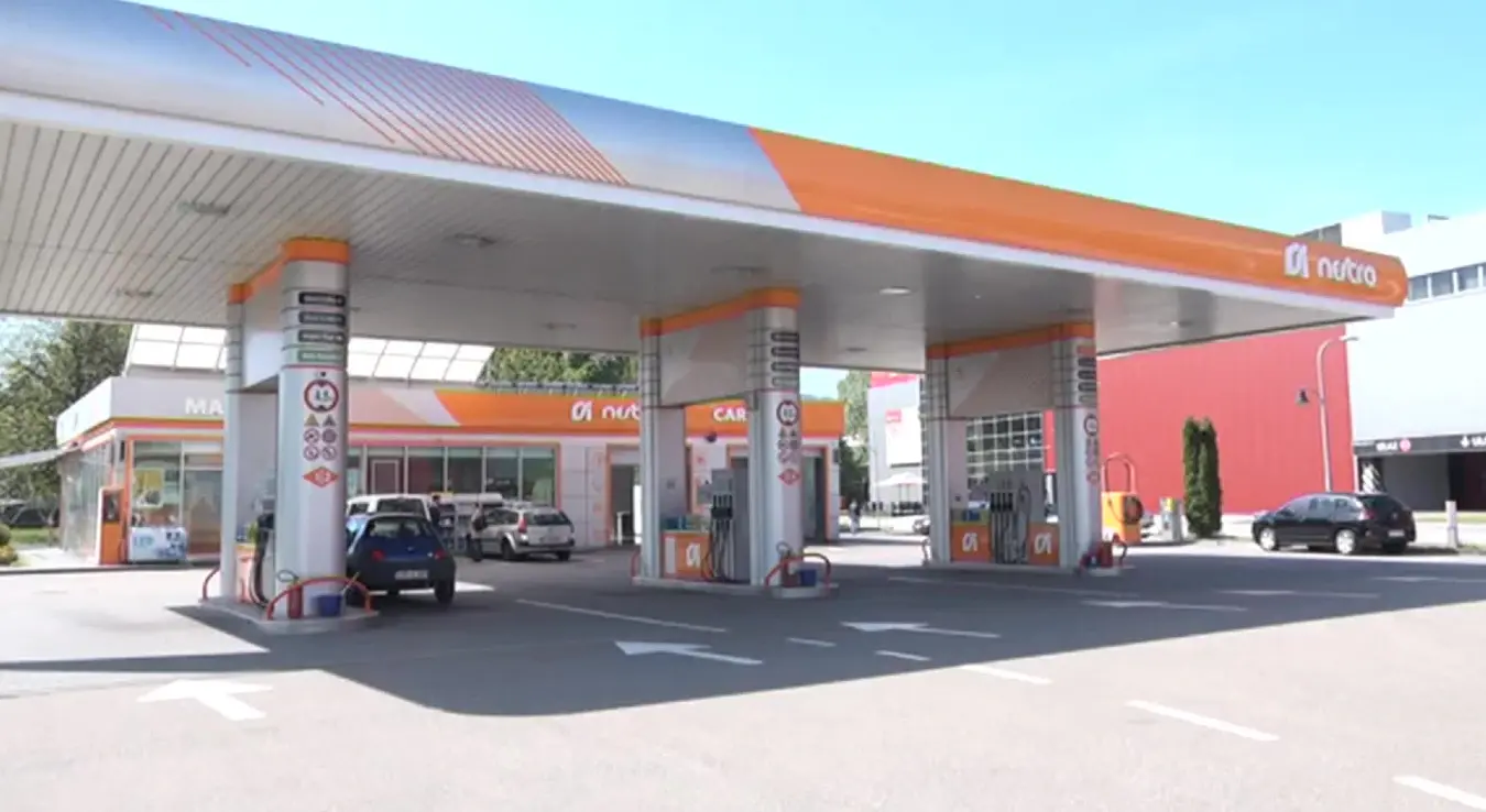 Возила на Нестро пумпи точе гориво.