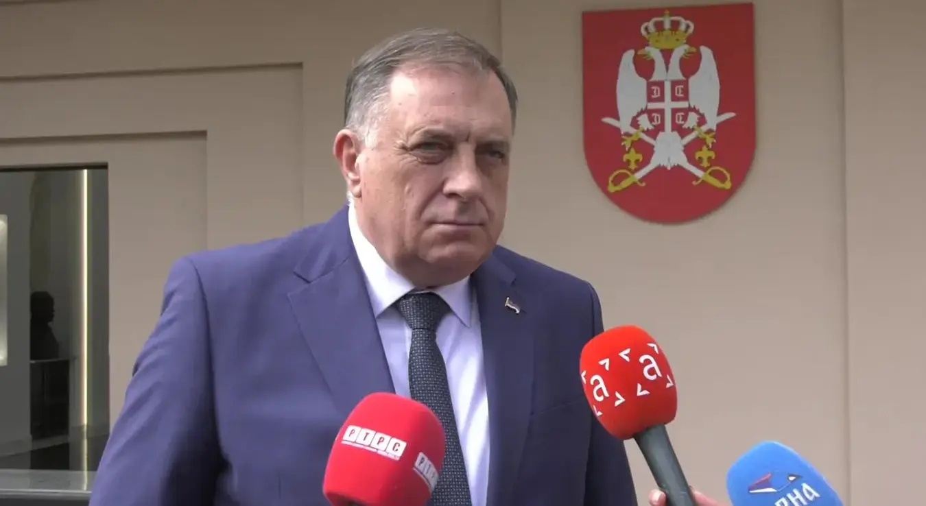 Предсједник СНСД-а Милорад Додик у Београду даје изјаве за новинаре, 15.04.2026.