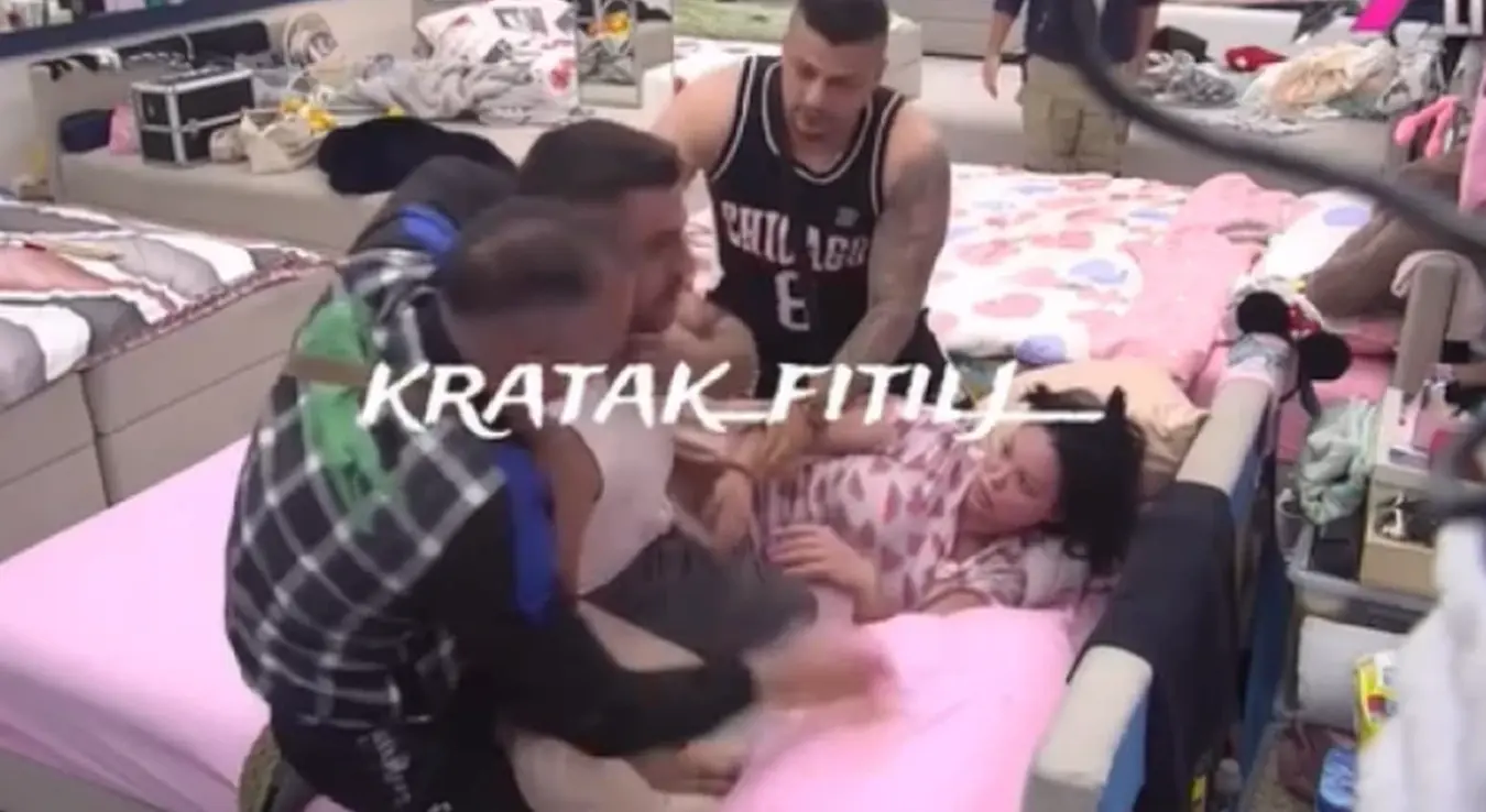 Сукоб Маје и Дурџића. Асмин давио Мају она му избила зубе