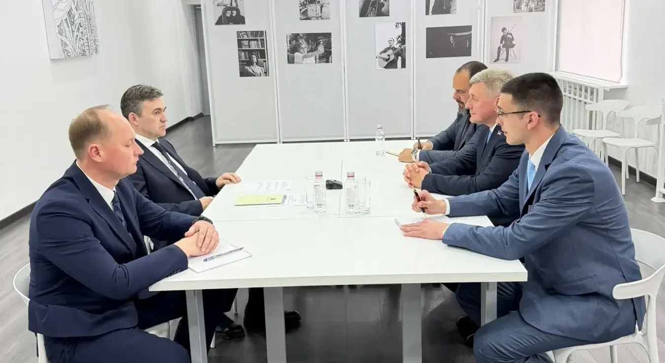 Министар за научнотехнолошки развој и високо образовање Републике Српске Драга Мастиловић разговарао је са губернатором Ивановске области Руске Федерације Станиславом Сергејевичем Воскресенским.