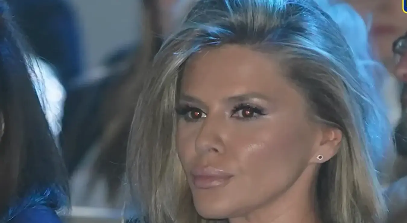 Бивша супруга Хариса Џиновића Мелина Џиновић сједи