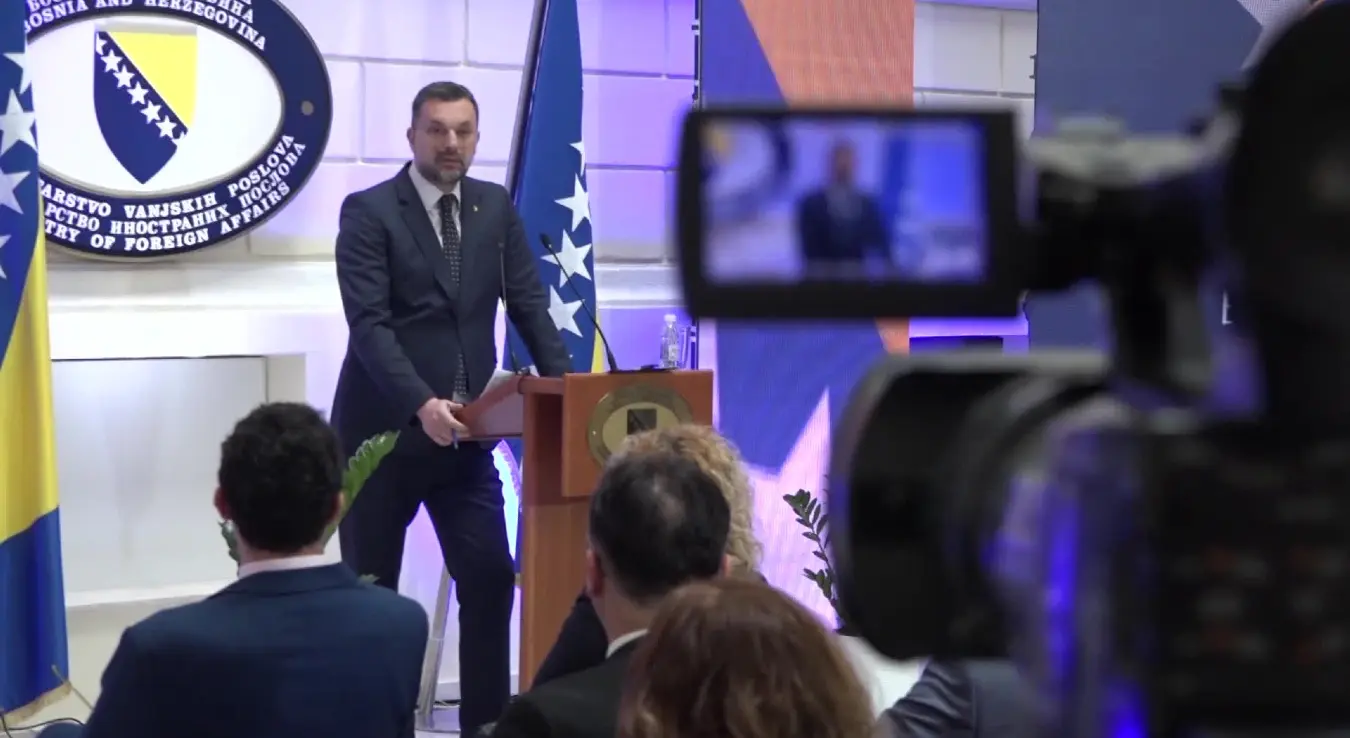 министар иностраних послова БиХ Елмедин Конаковић на конференцији за медије.