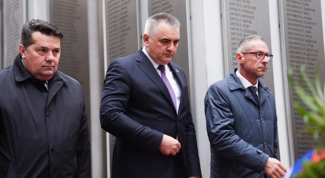 Саво Минић, Ненад Стевандић, Радан Остојић полагање вијенаца