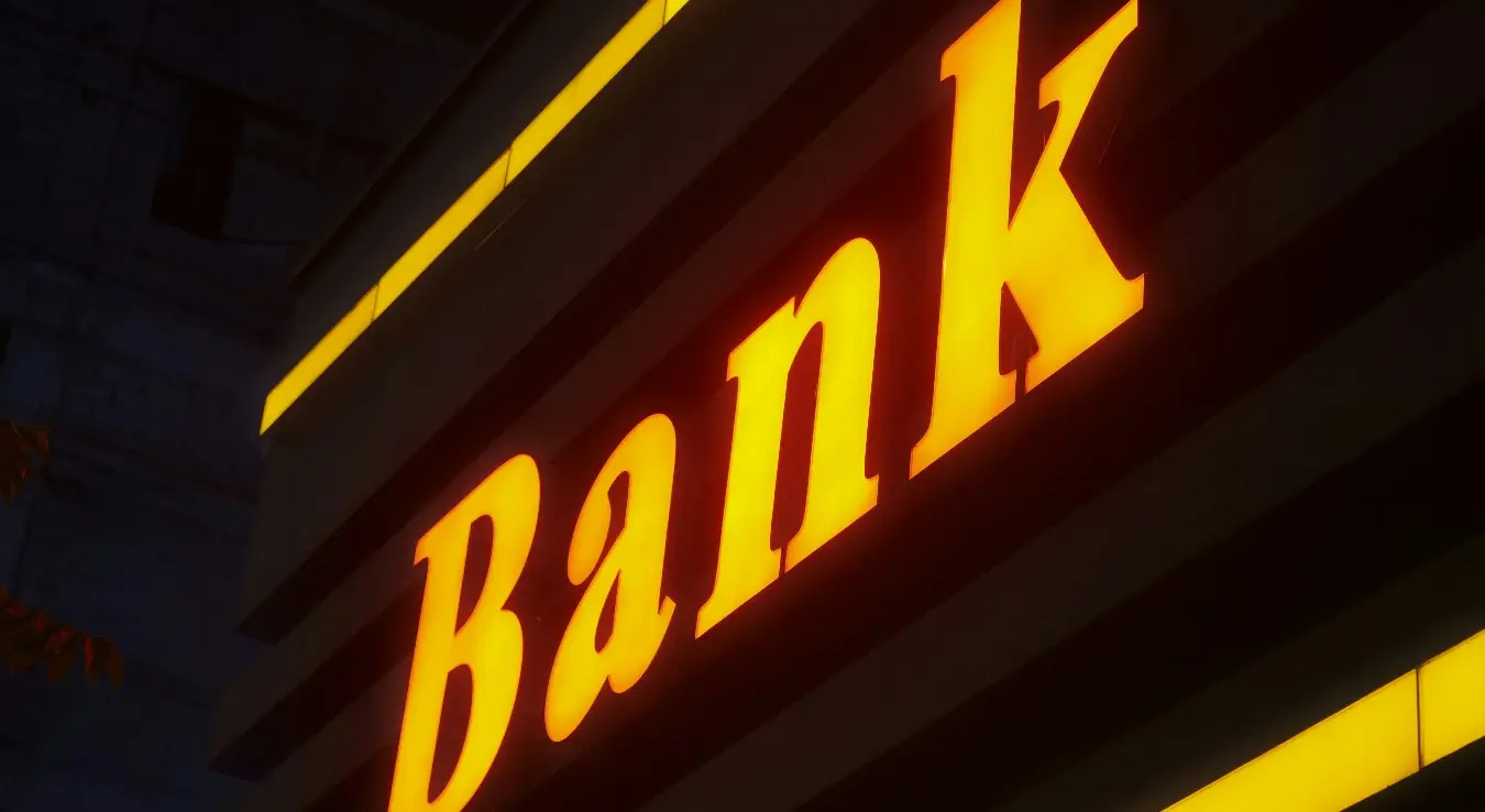 Жути знак банке.