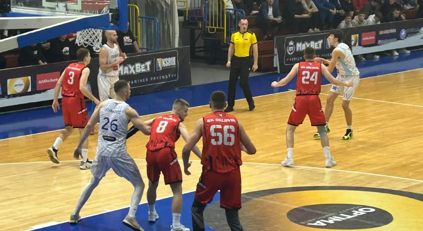 Кошаркаши Студента поражени су од Орловика резултатом 79:82 у утакмици 24. кола Првенства БиХ.